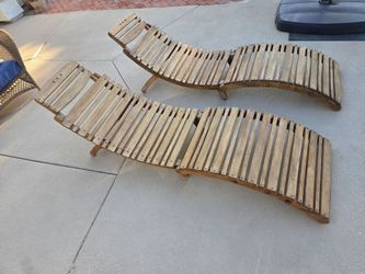 Pool Lounge Chairs