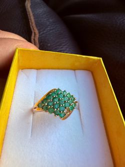 10k Yellow Gold Emerald Ring Size 8 3.4 Grams