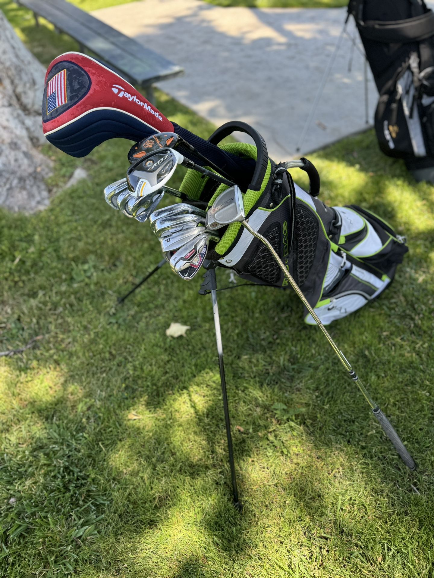 Golf Set & Stand Bag