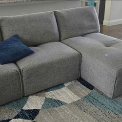 Excellent sectional family sofa - Rooms to go