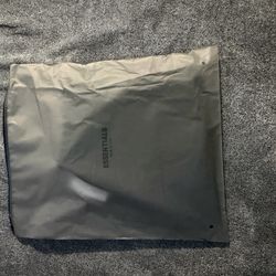 Black essential shorts brand new size Large