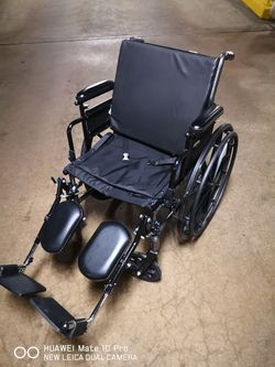 Like new Folder wheels chair