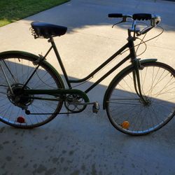 1970's Women's Schwinn Collegiate 5 Speed Campus Green/Gold Cruiser Bike