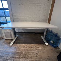 IKEA BEKANT Desk (3)