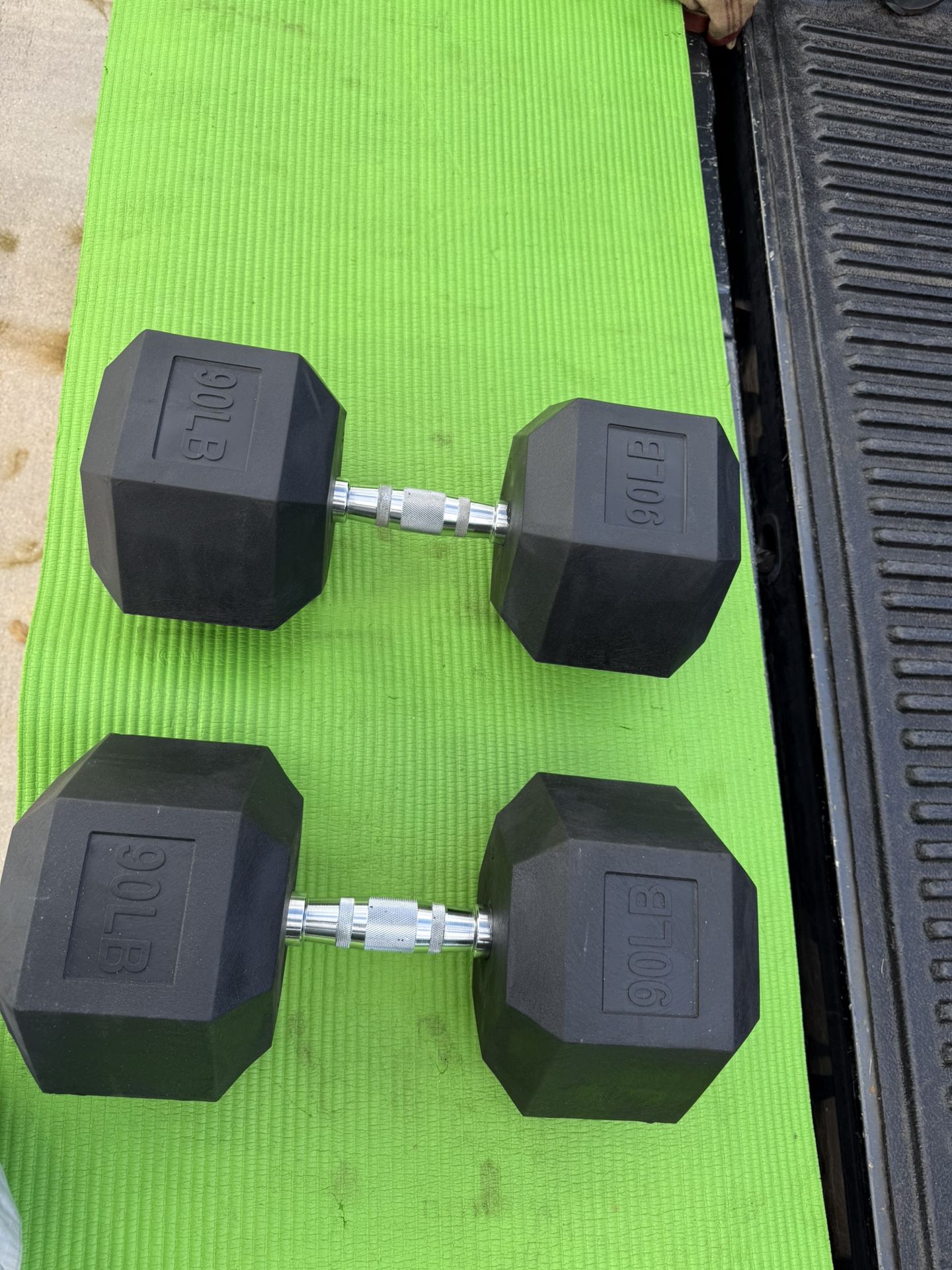 90 Pound Rubberized Dumbbells (180 Pound Total Weight)