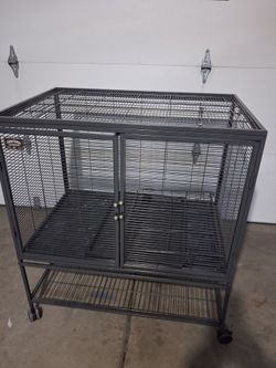 Animal cage in excellant condition