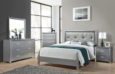 Champagne Grey finish 6 Pc Queen bedroom set feature tufted headboard