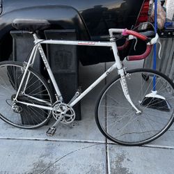Vintage Schwinn Road bike
