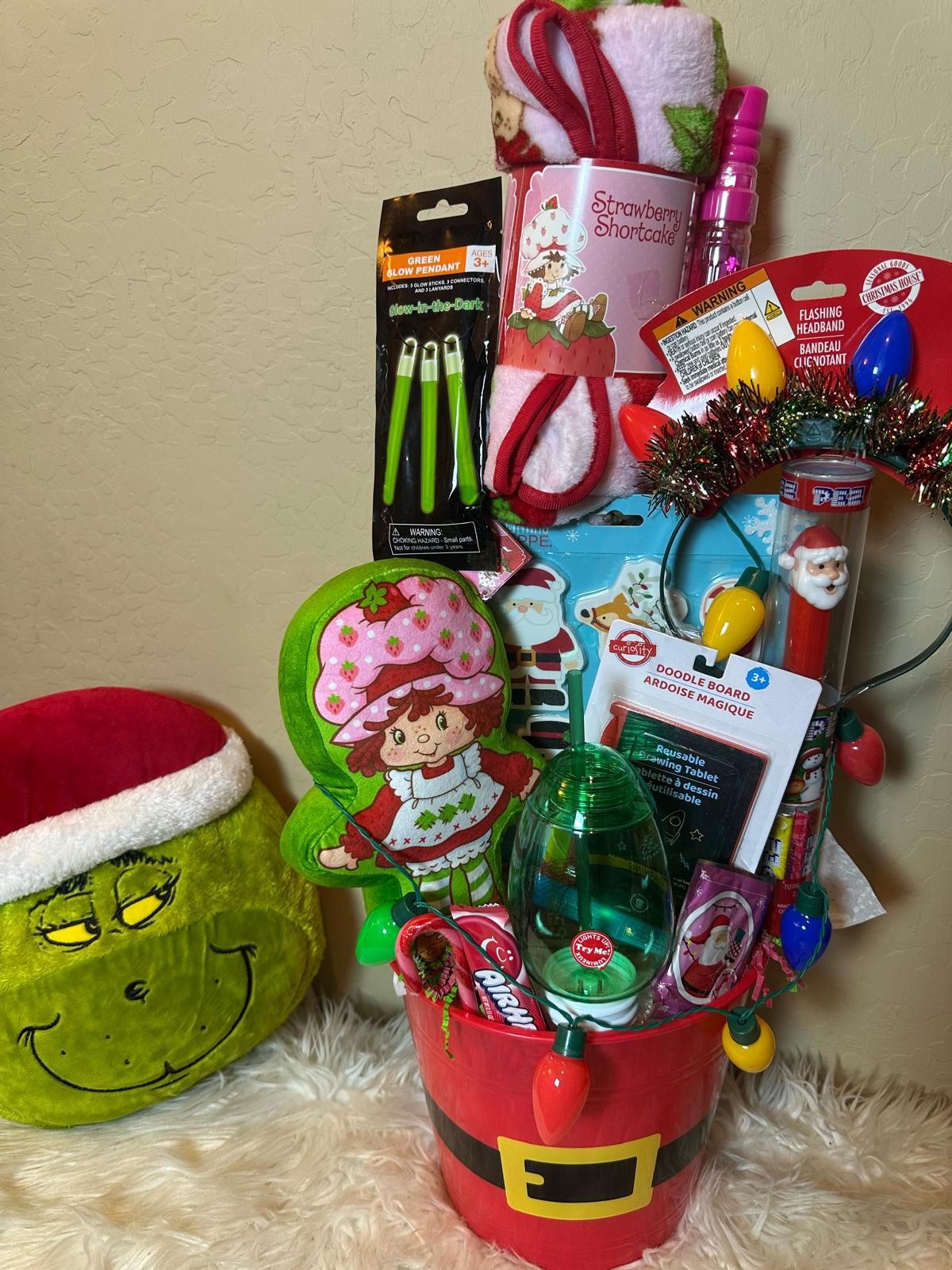 Strawberry Shortcake 🍓 Christmas Basket🎅🏻