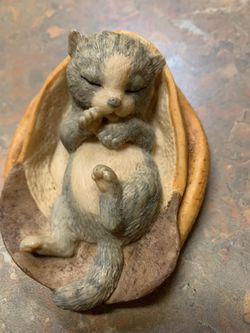 Sleeping Cat In A Hat Crafted By Aynsley In 1980’s