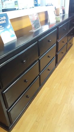 Beautiful 6 drawer dresser PINEWOOD