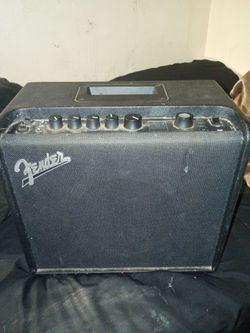 Used fender mustang lt25