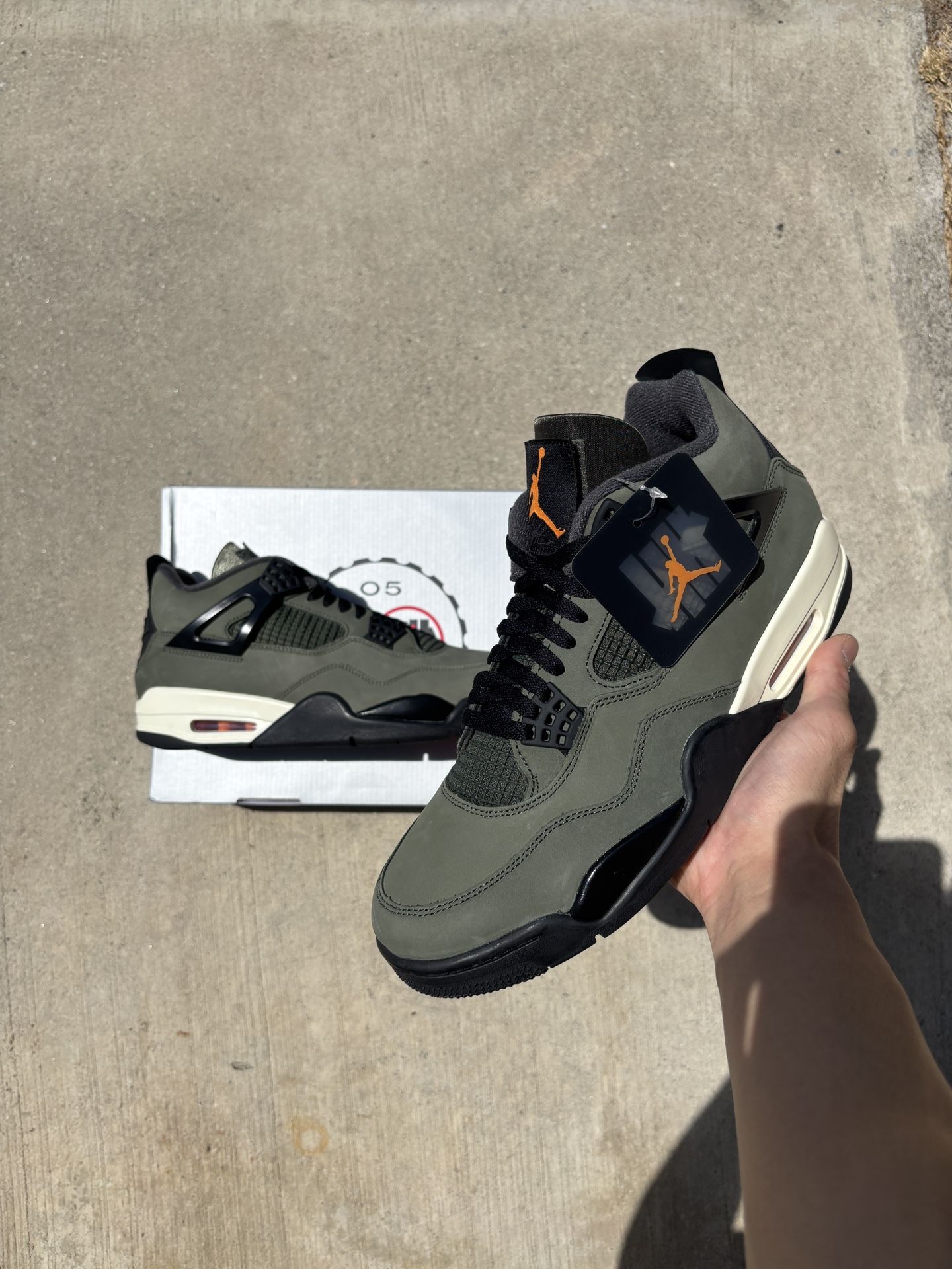 Jordan 4 x Undefeated Sz 10.5, 11