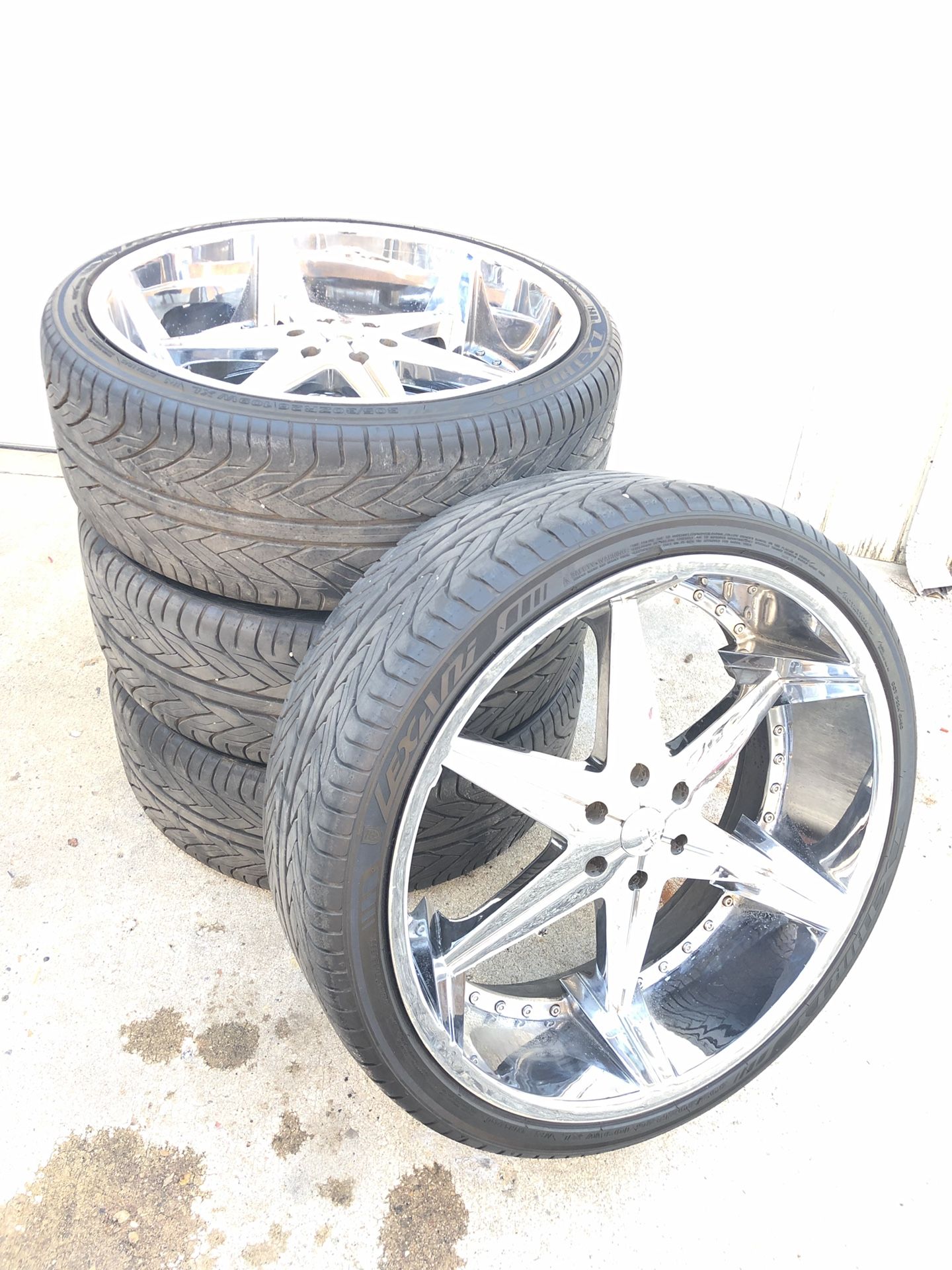 26 inch DUBS chrome rims and lexani 305/30/26 tires 6 lug bolt pattern ...
