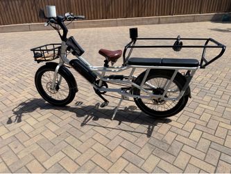 Radwagon 4.  Low miles, Lots of Accessories!