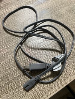 Polarized IEC C7 2-Prong AC Power Cord – Figure 8