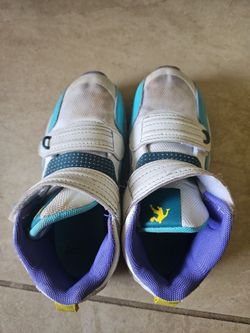 Kid shoes size 13