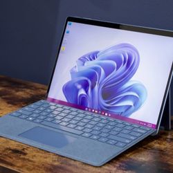 Microsoft Surface PRO 9 13 Inch 2880x1920 Touchscreen Intel Core i7-1265U Windows 11 Professional 