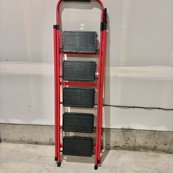 Heavy Duty 500 lb Capacity Foldable Step Ladder