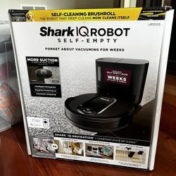 Shark IQ Robot Vacuum 