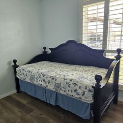 DAY BED WITH MATTRESS  
