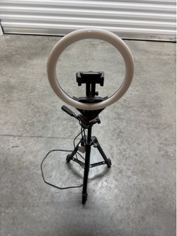 Blogger studio light, professional, with charger