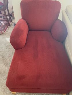 Like New Comfortable Chaise
