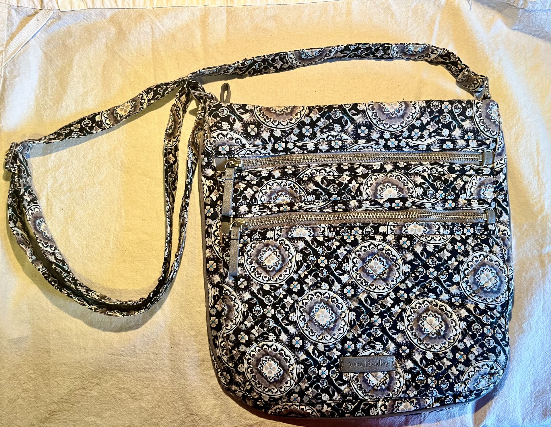 Gently Used Vera Bradley Crossbody Bag