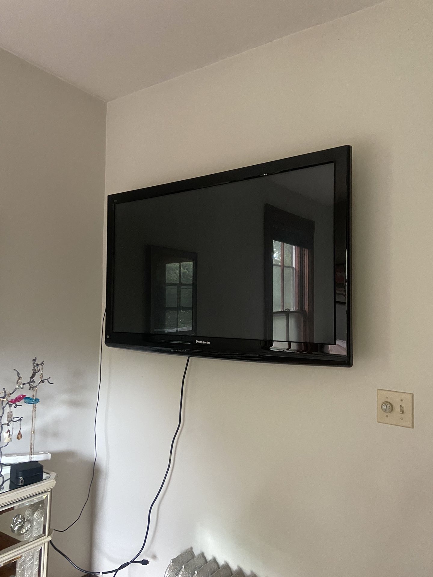 Panasonic 52 In Flat Screen W/ Wall Mount!