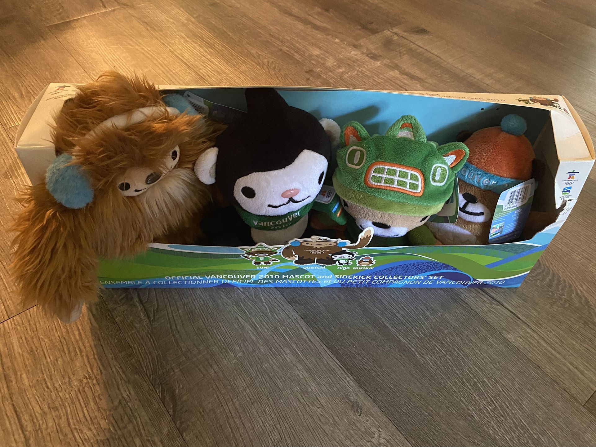 VANCOUVER 2010 MASCOT & SIDEKICK COLLECTORS PLUSH SET,  NEW IN BOX