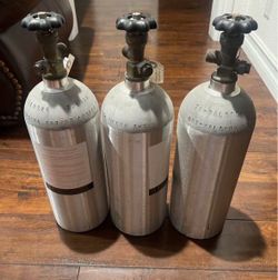 3 pieces 7 lb. Aluminum CO2 tank Cylinder with Sherwood Valve Specifications:  * Material: High-strength aluminum alloy (corrosion-resistant and light
