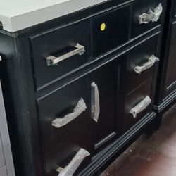 SALE🔥 36" Bathroom Vanities In Different Styles And Sizes, Starting From $180 And Up!