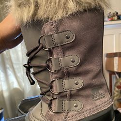 Girls Sorel Boots Size 2 Beautiful Conditions