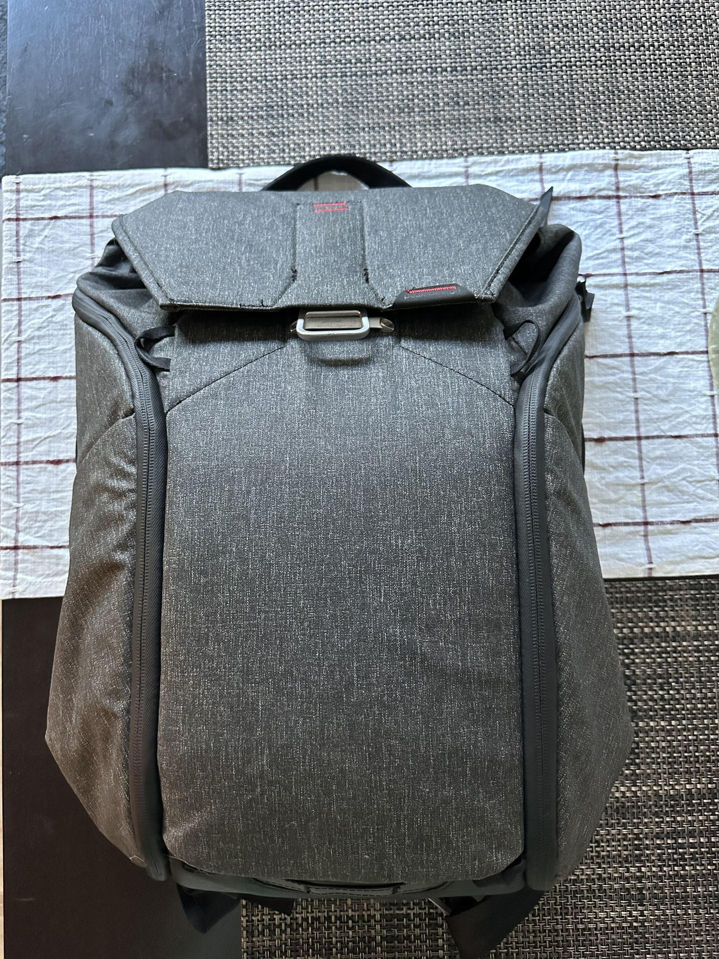 Peak Design 30L Everyday Bag V1