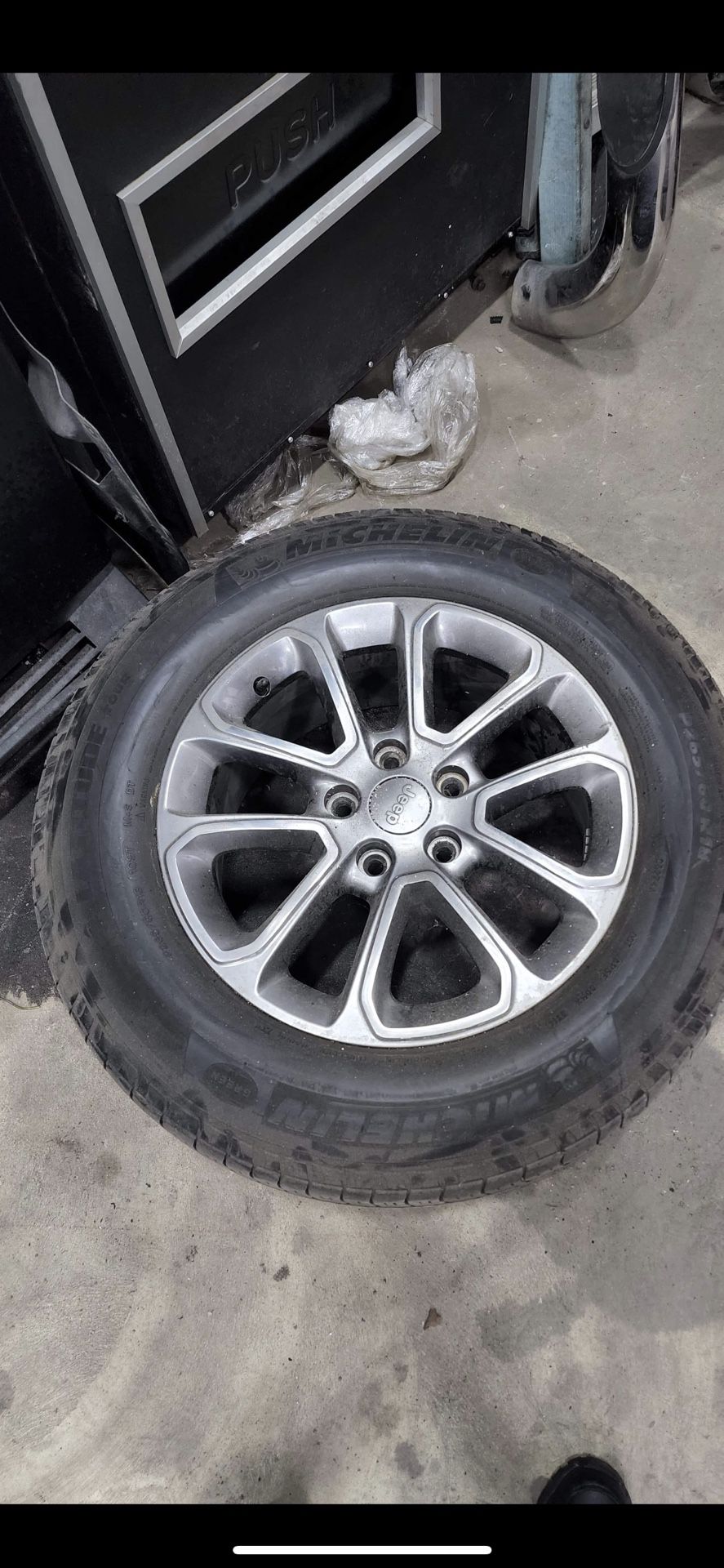 Tires Wheels Grand Cherokee 