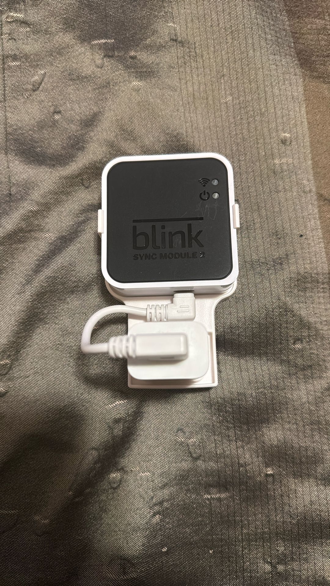 Blink Sync Module 2 With Outlet Wall Mount