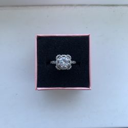 925 Sterling Silver Cubic Zirconia Vintage Style Ring Size 5