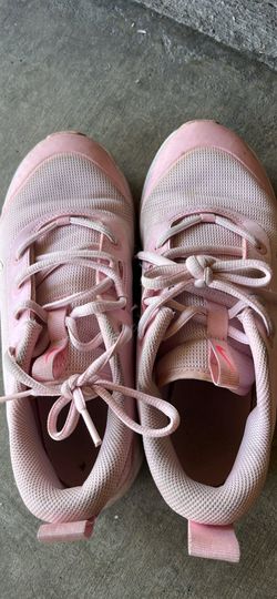 Nike omnicourt volleyball shoes