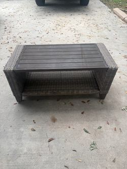 Outdoor Wicker Coffee Table with Slatted Top