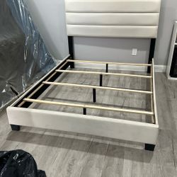 Queen Bed Frame. Great Condition 