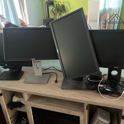 4 Computer Monitors 