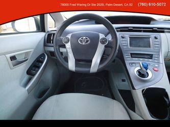 2013 Toyota Prius Thumbnail