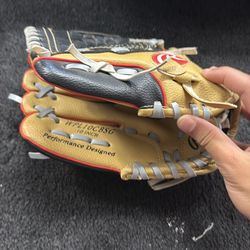 Rawlings 10” Youth Baseball Glove – Great Condition (glove is for right hand)