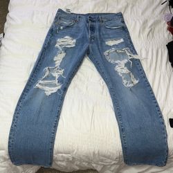 levi’s ripped mom jeans
