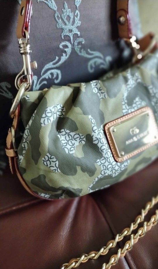 Woman's Handbag- NEW