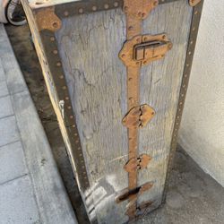 🏴‍☠️PIRATES  HALLOWEEN  THEME TRUNK🏴‍☠️