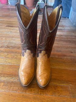 Boots women’s size 7