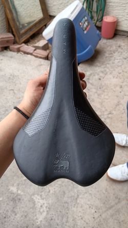Bike seat I deliver Msg me
