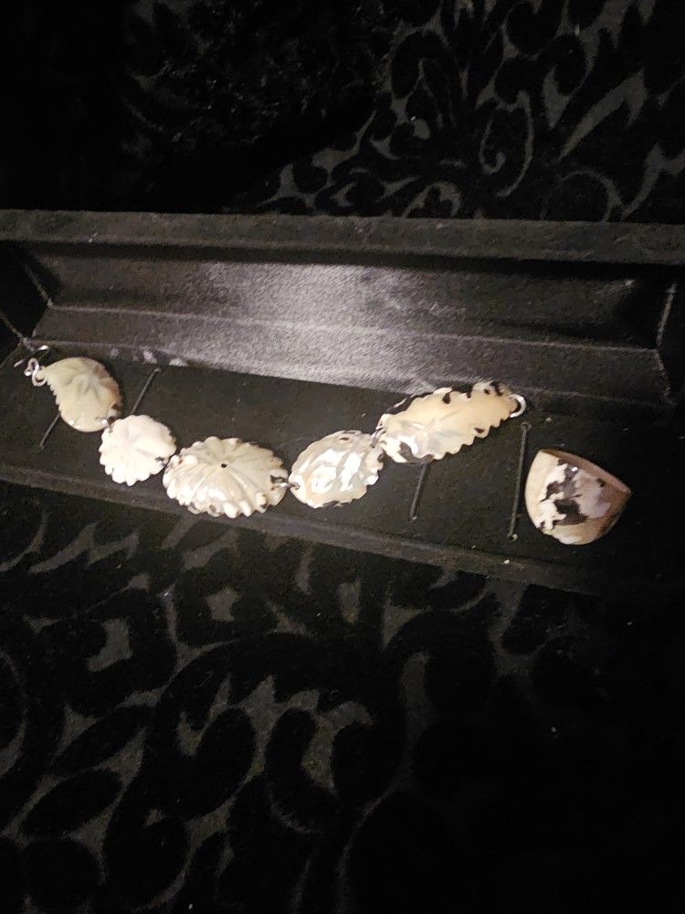 $35.00 - SEASHELLS Bracelet & Ring Set! Great Summer Jewelry! Like New Condition!