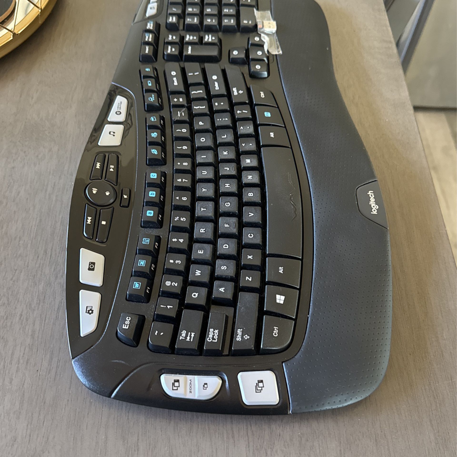 Wireless Logitech Keyboard With Mouse